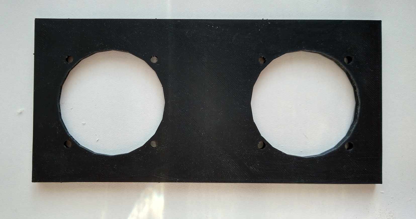 Mounting panel for loudspeakers