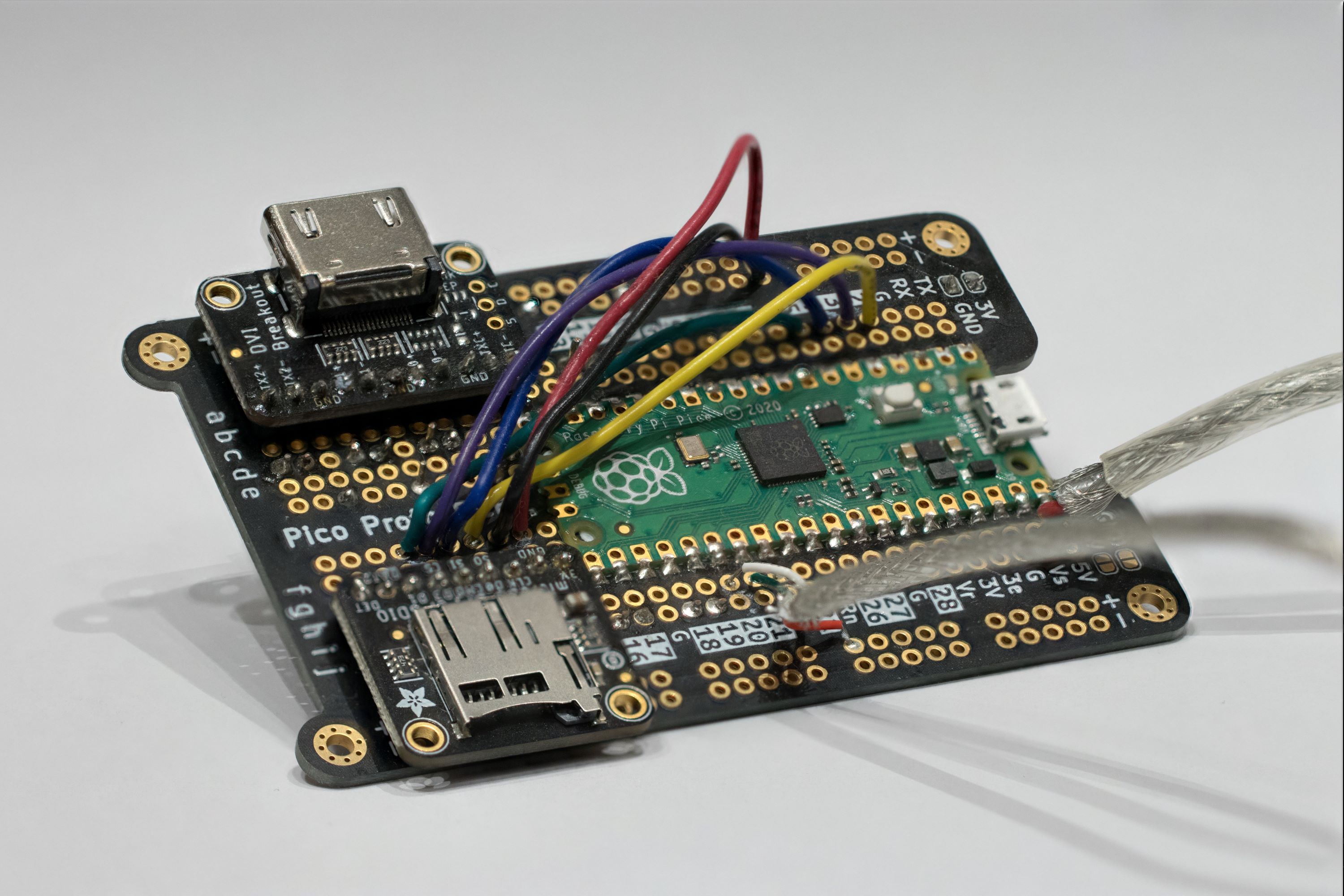 Merged picture of a circuit board with all in focus