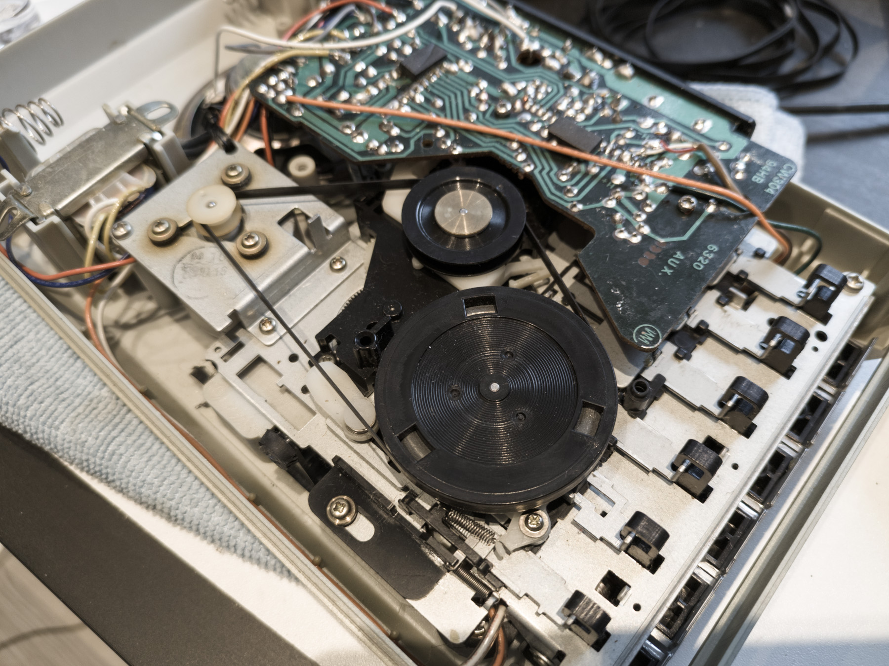 Cassette mechanism including a new belt